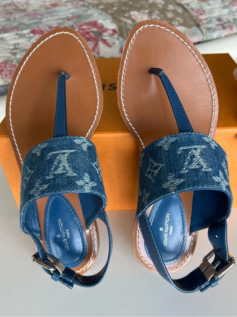 LOUIS VUITTON Starboard Flat Thong Sandal in Blue Monogram Denim ๐ Size 38 - Picture 2 of 16